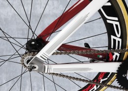 pista-bike-chain-and-wheel